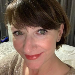 Meet your Posher, Carolyn